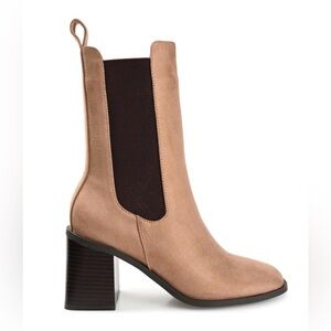 Kaydia Carmel Heeled Booties Size 8 NWT